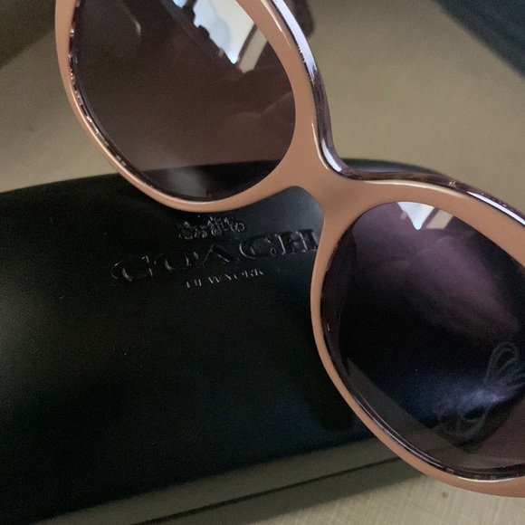 PRICE FIRM NEW Classy Coach sunglasses NWOT - Picture 2 of 10